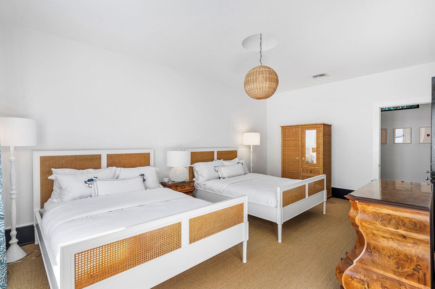 162 Peruvian Ave Palm Beach, FL 33480