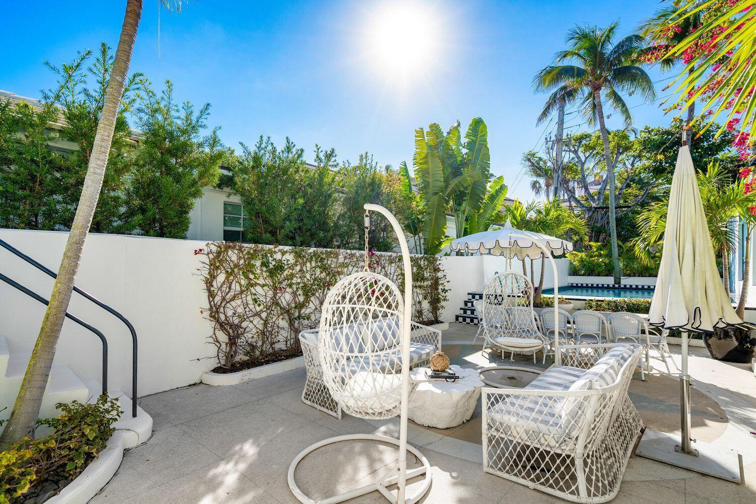 162 Peruvian Ave Palm Beach, FL 33480