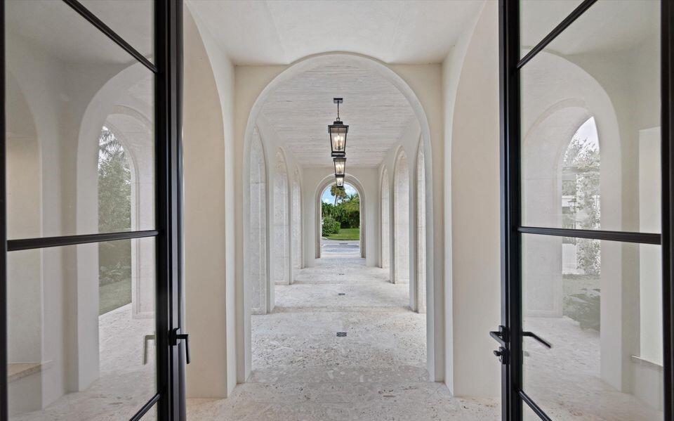 1260 N Lake Palm Beach, FL 33480