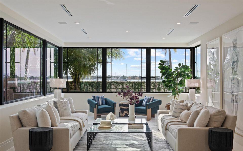 1260 N Lake Palm Beach, FL 33480