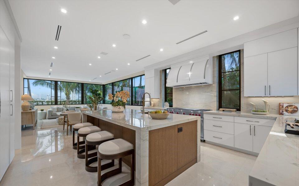 1260 N Lake Palm Beach, FL 33480