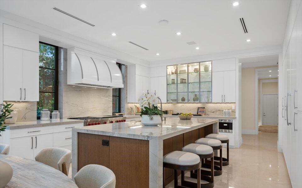 1260 N Lake Palm Beach, FL 33480