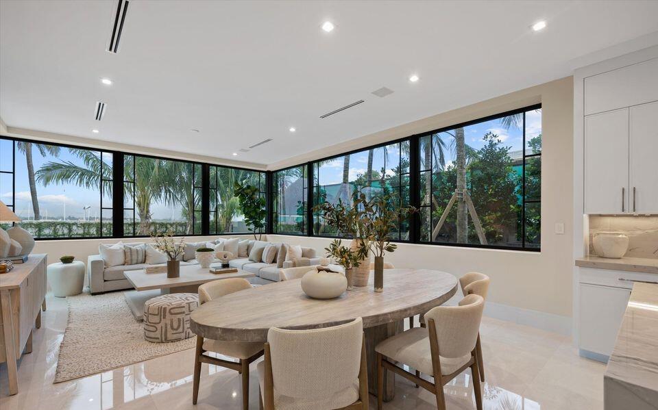 1260 N Lake Palm Beach, FL 33480