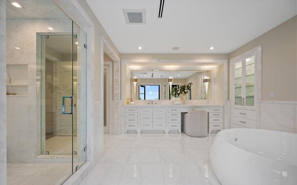 1260 N Lake Palm Beach, FL 33480