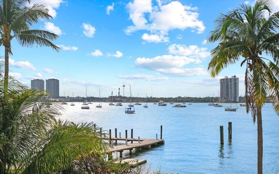 1260 N Lake Palm Beach, FL 33480