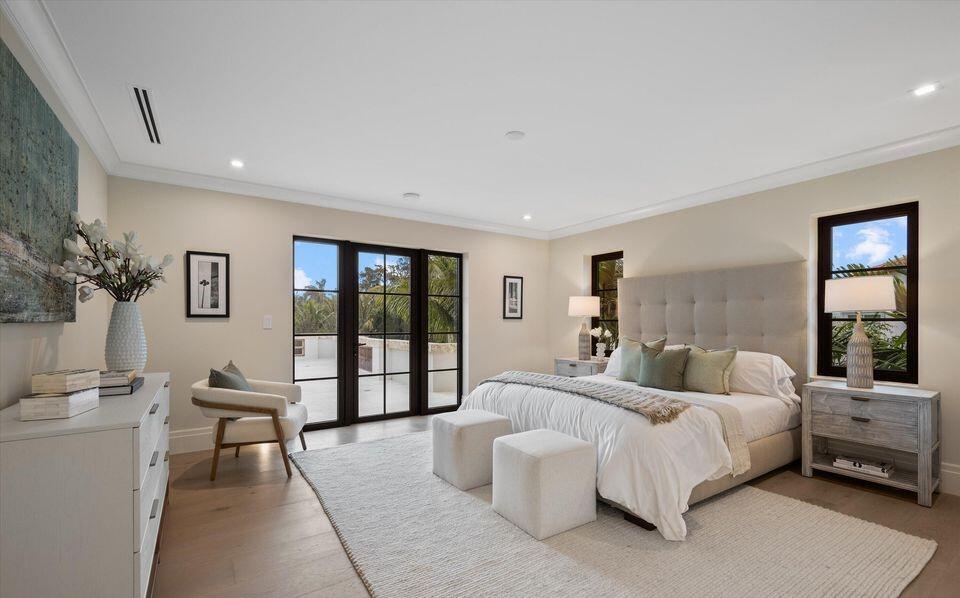 1260 N Lake Palm Beach, FL 33480