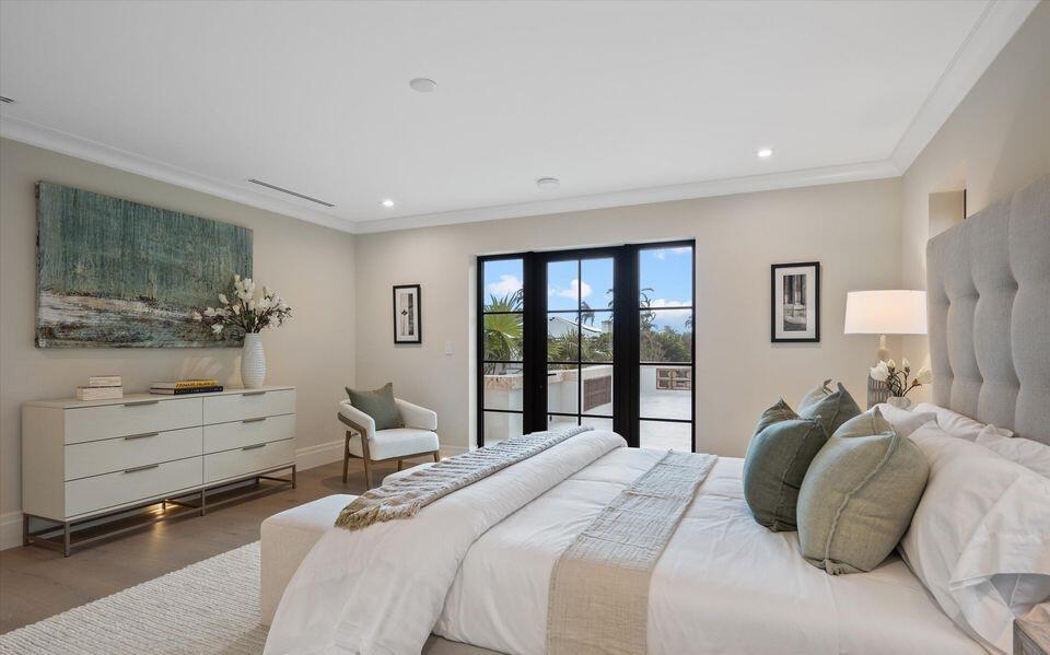 1260 N Lake Palm Beach, FL 33480