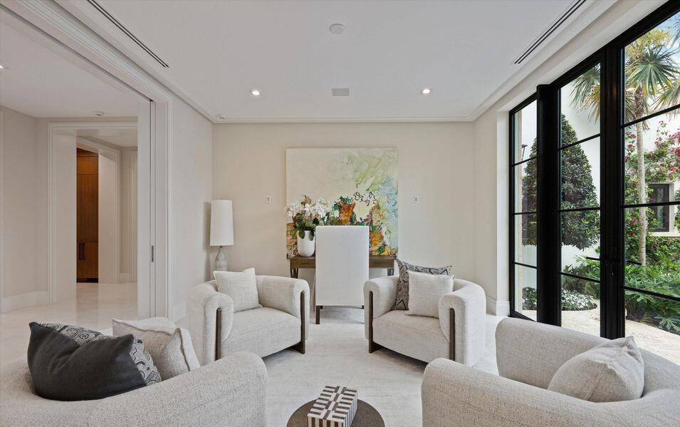 1260 N Lake Palm Beach, FL 33480