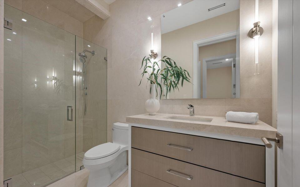 1260 N Lake Palm Beach, FL 33480