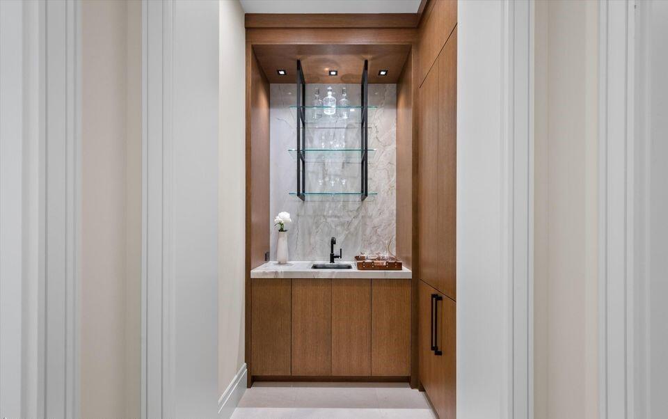 1260 N Lake Palm Beach, FL 33480