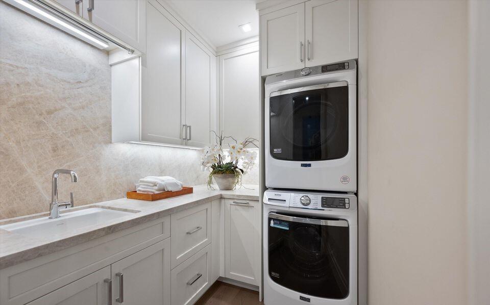 1260 N Lake Palm Beach, FL 33480