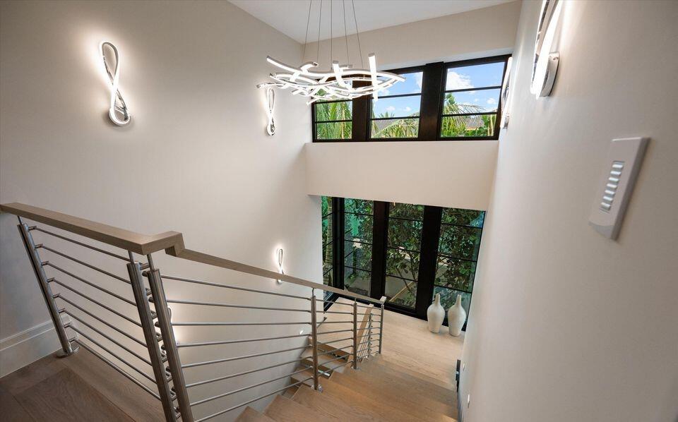 1260 N Lake Palm Beach, FL 33480