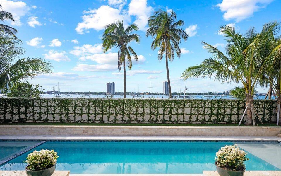 1260 N Lake Palm Beach, FL 33480