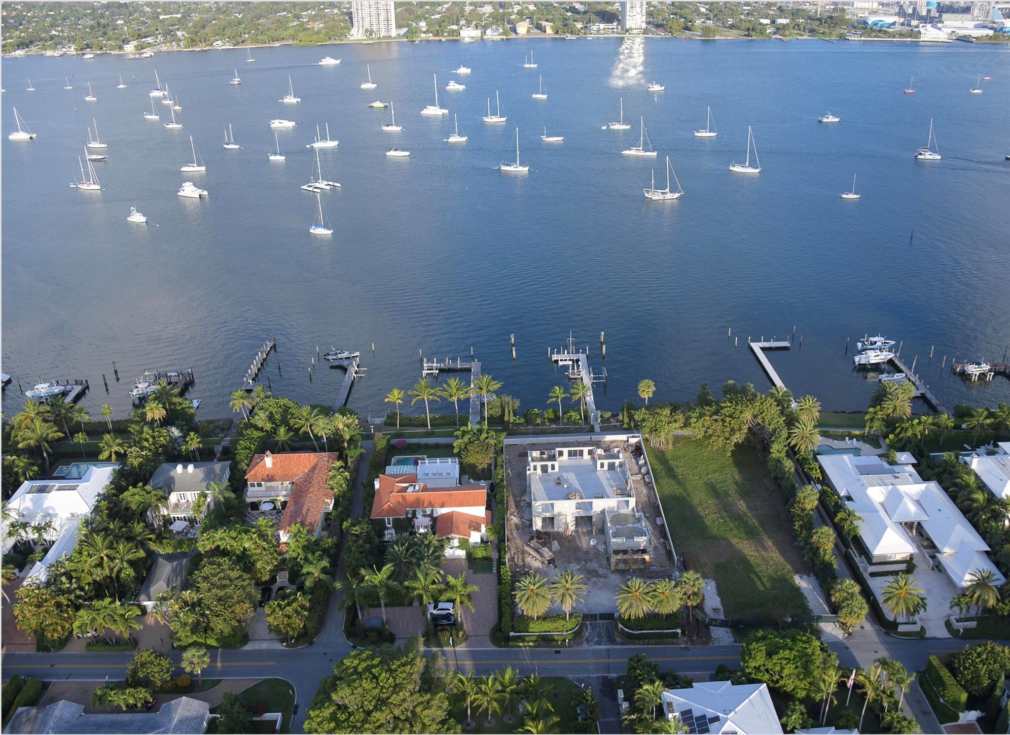1260 N Lake Way Palm Beach, FL 33480 1260 N Lake Way Palm Beach, FL 33480