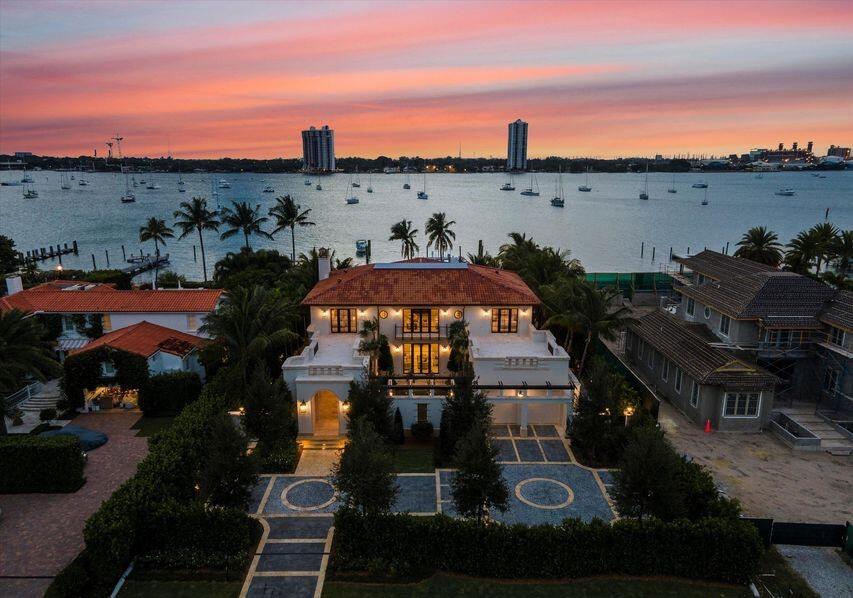 1260 N Lake Palm Beach, FL 33480