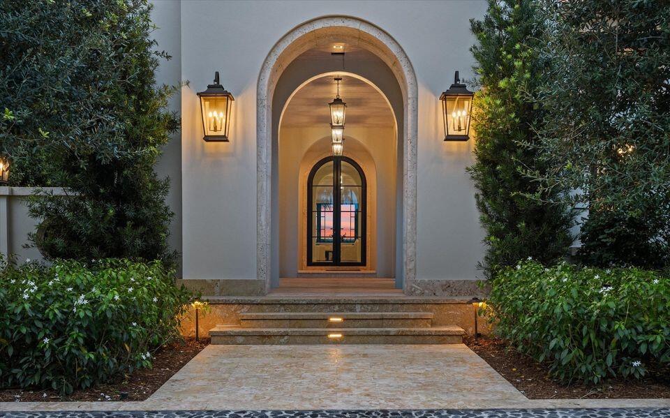 1260 N Lake Palm Beach, FL 33480