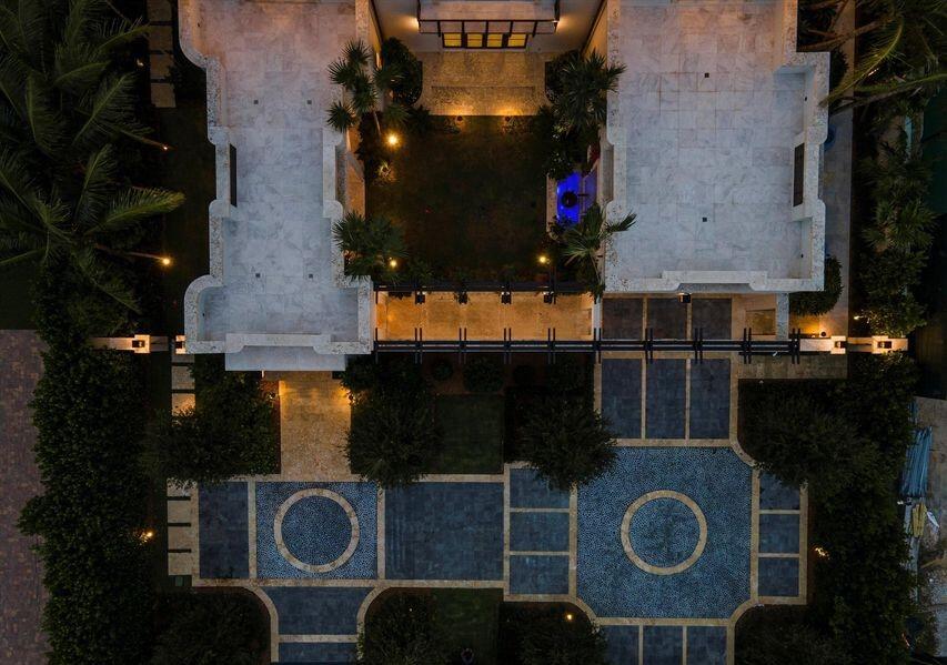 1260 N Lake Palm Beach, FL 33480