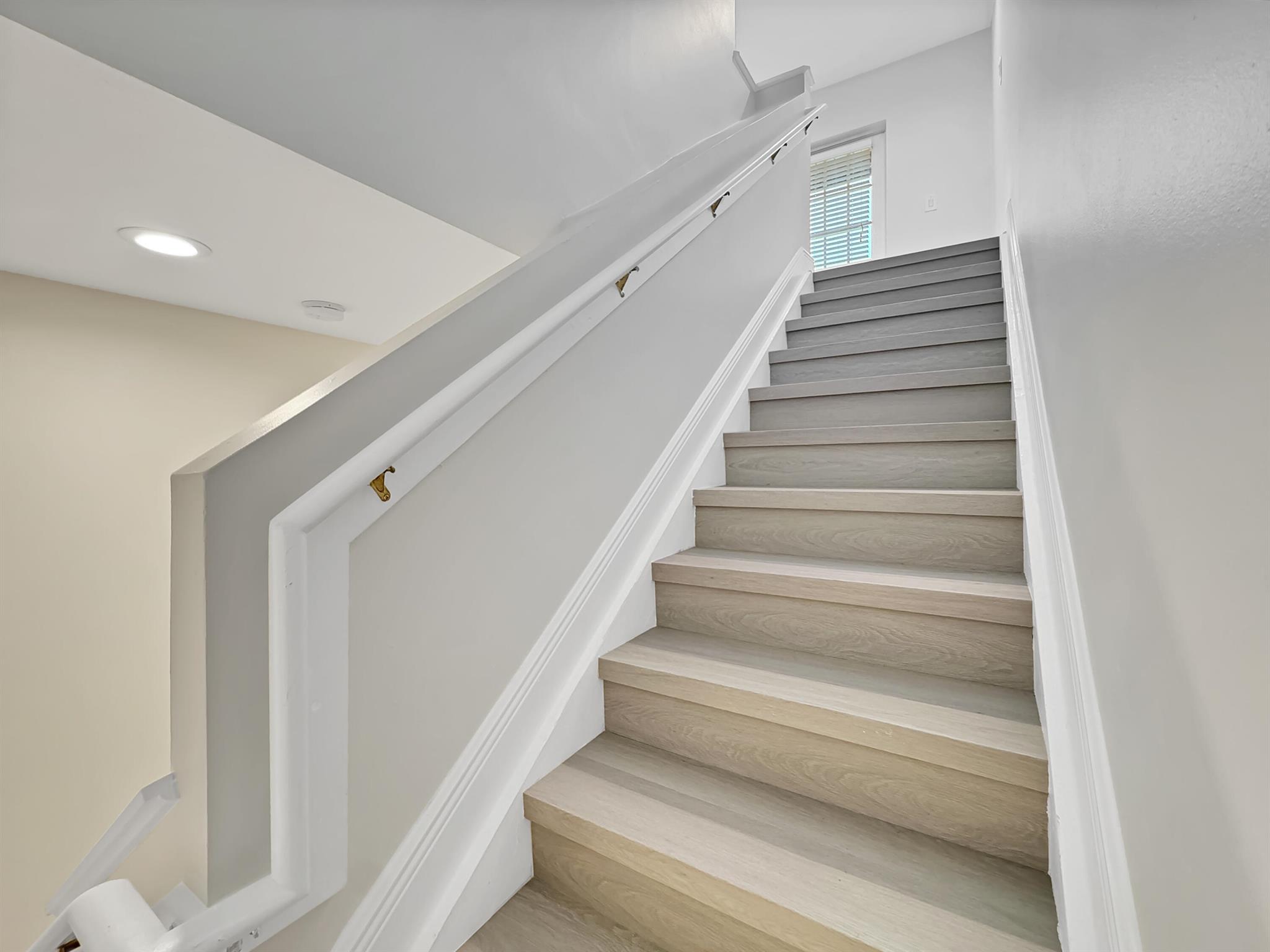 1033 NE 17th Way #602 Fort Lauderdale, FL 33304