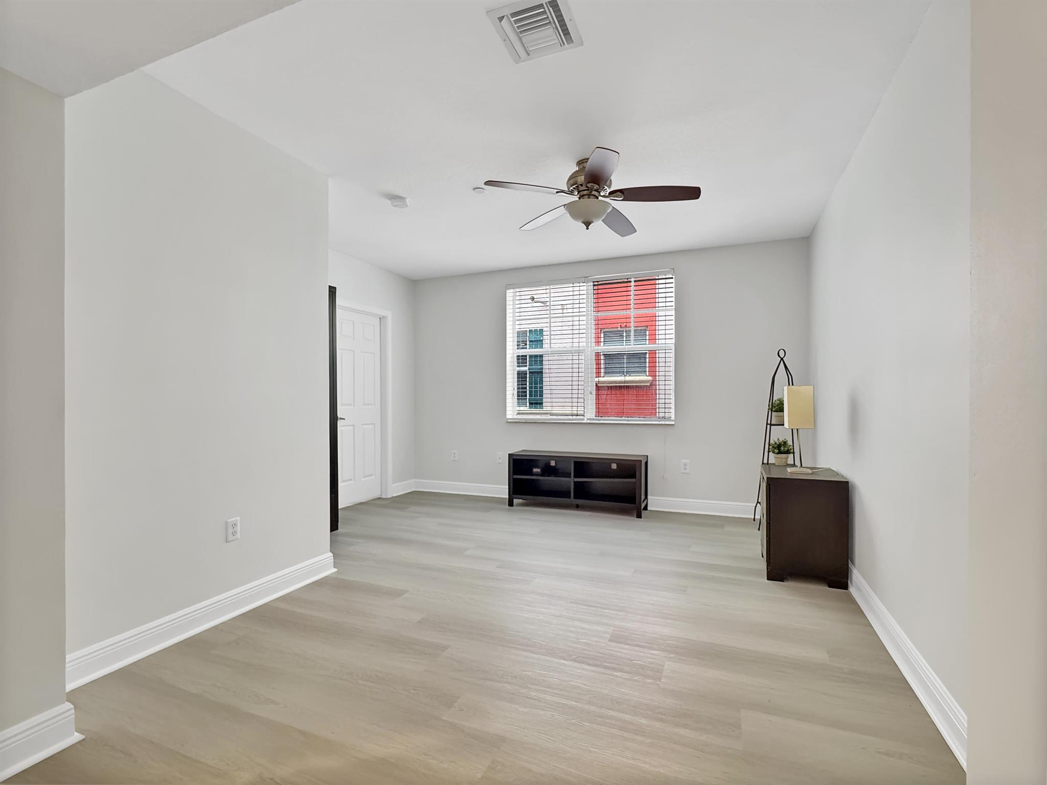 1033 NE 17th Way #602 Fort Lauderdale, FL 33304