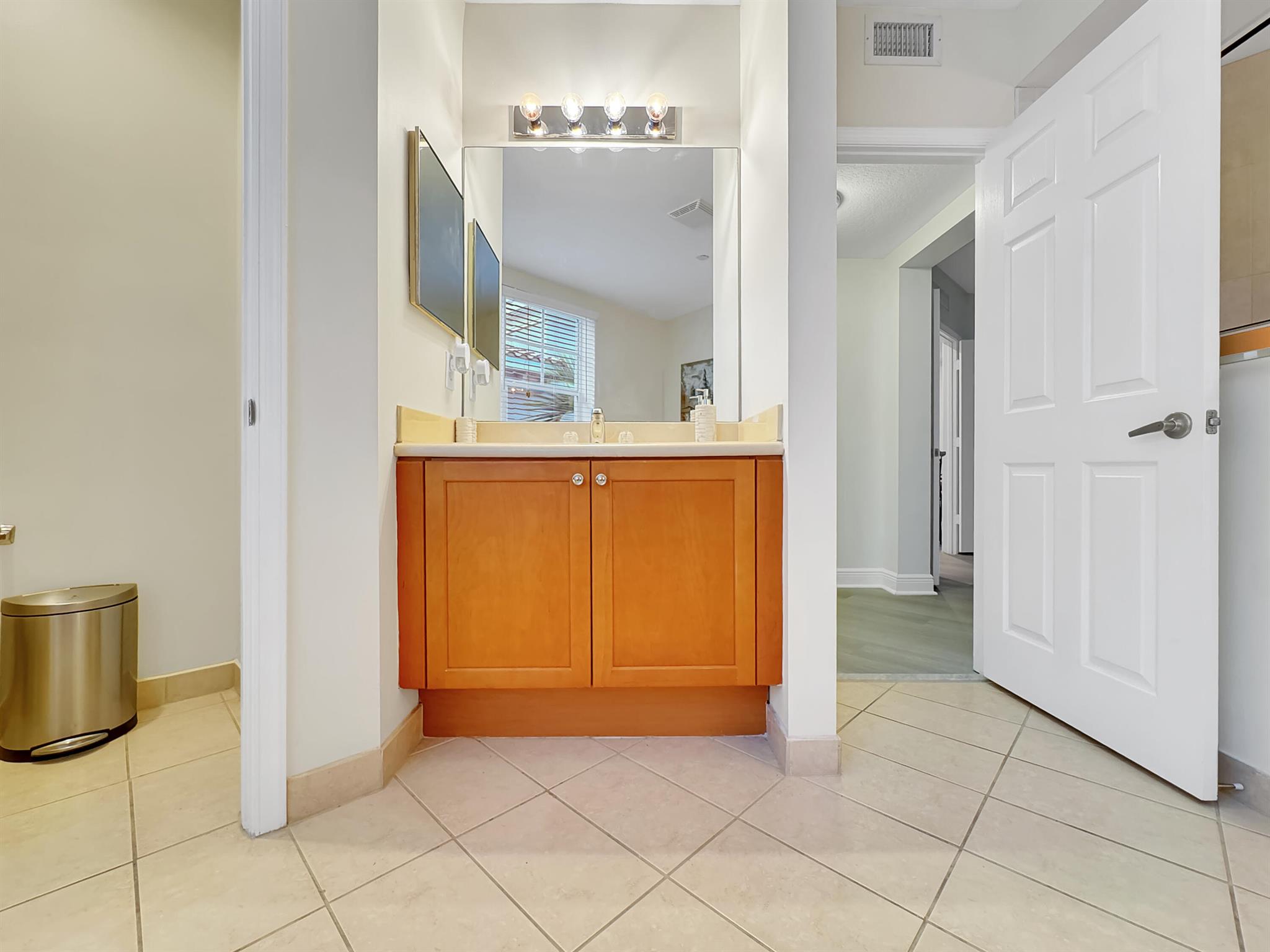 1033 NE 17th Way #602 Fort Lauderdale, FL 33304