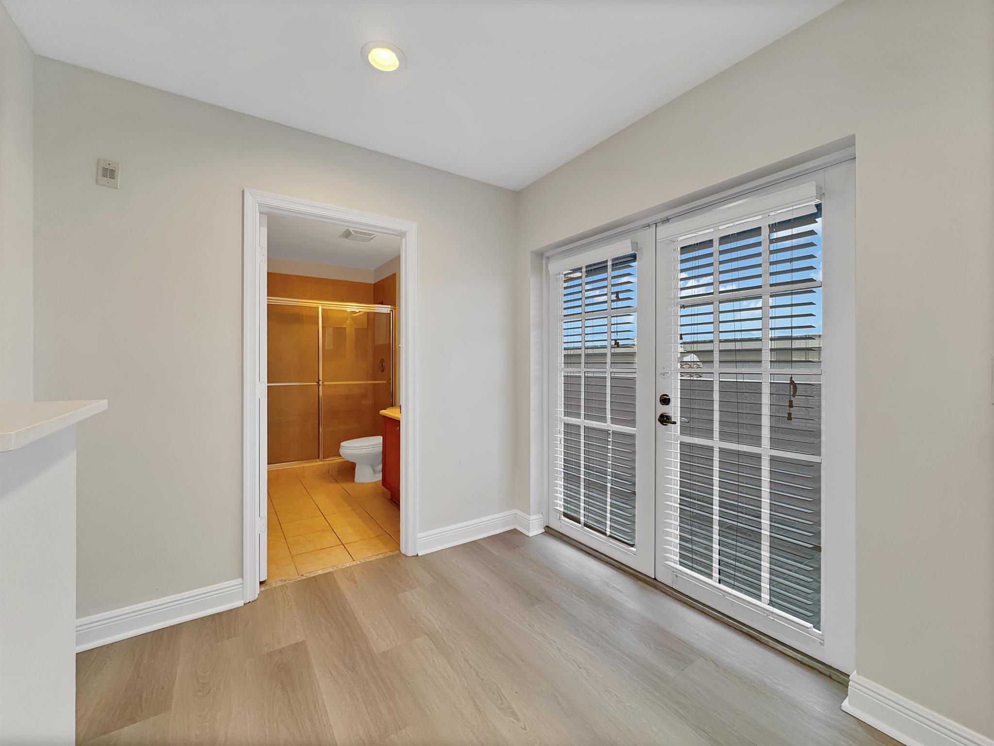 1033 NE 17th Way #602 Fort Lauderdale, FL 33304