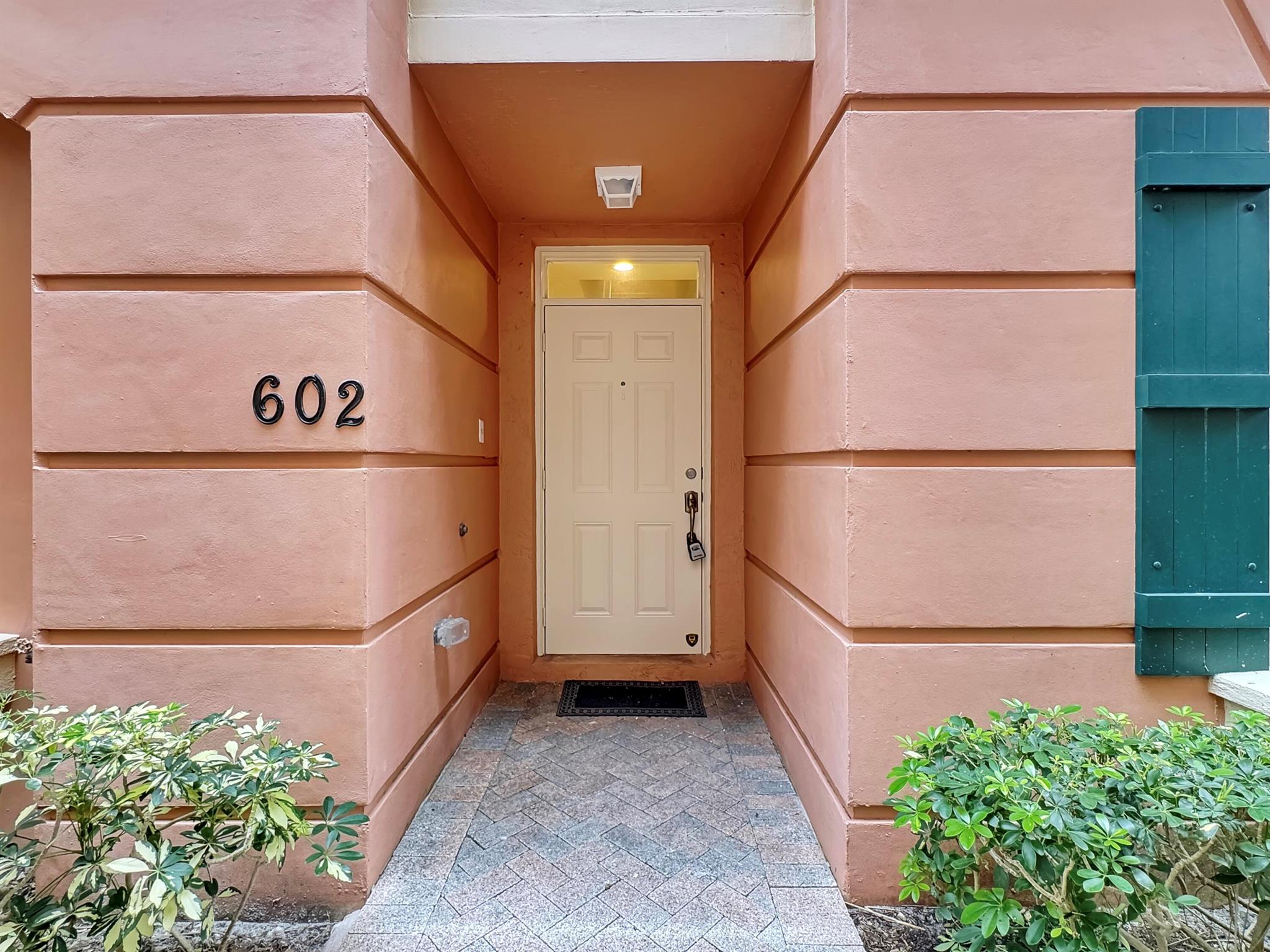 1033 NE 17th Way #602 Fort Lauderdale, FL 33304