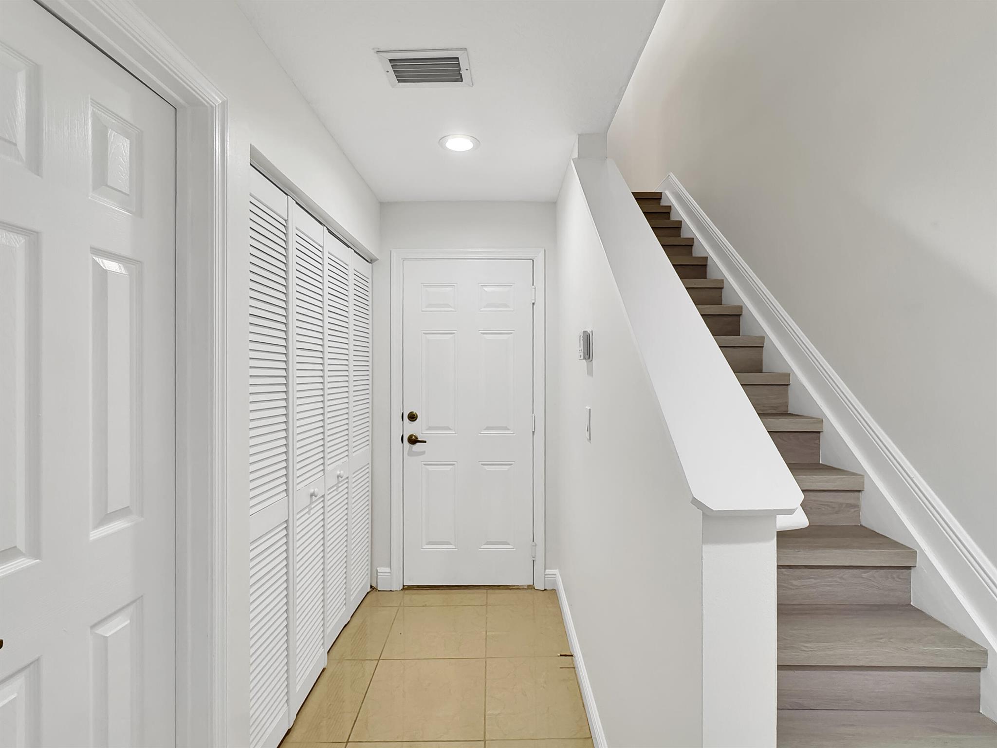 1033 NE 17th Way #602 Fort Lauderdale, FL 33304