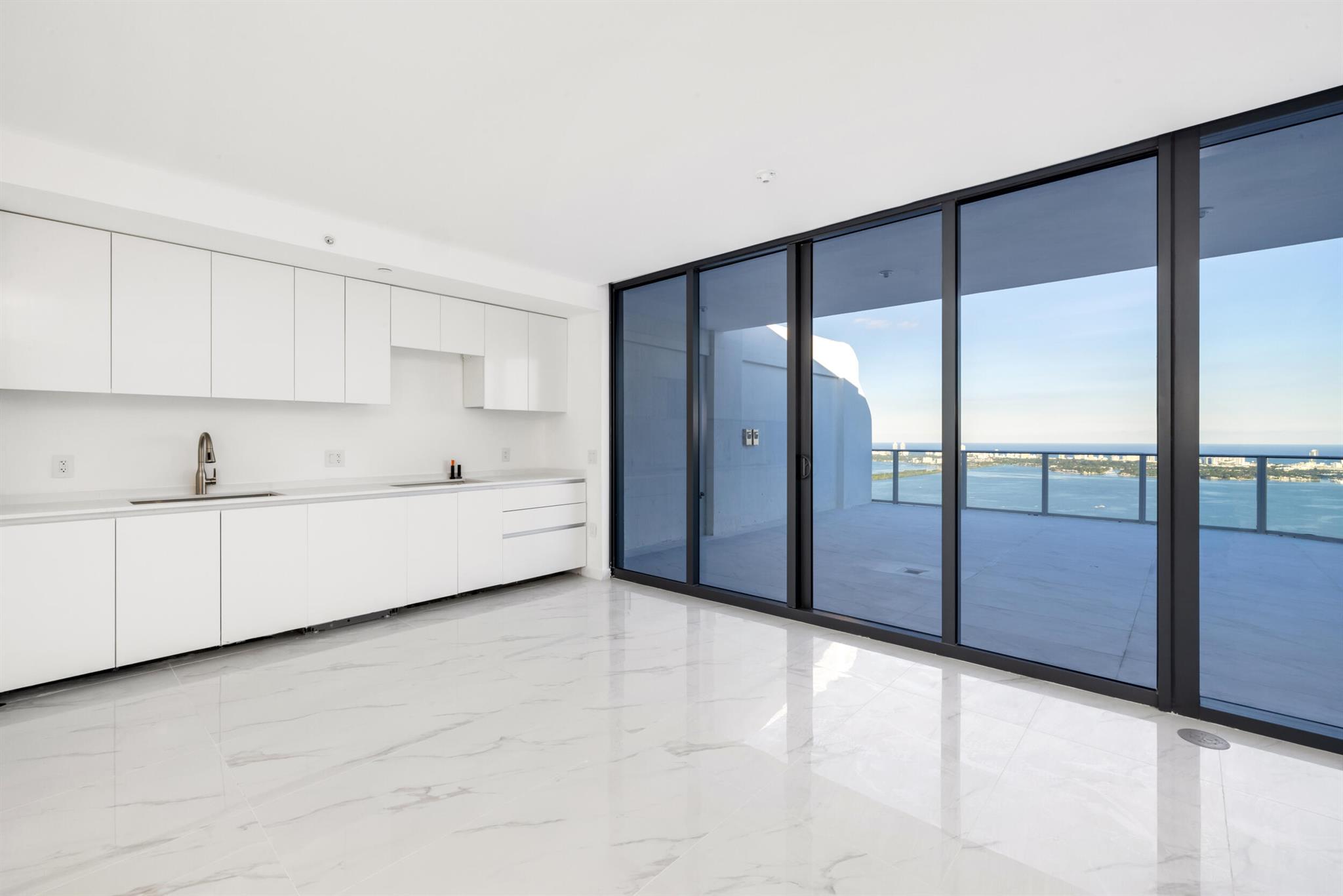 700 NE 24th St #Penthouse Mansion-6003 Miami, FL 33137