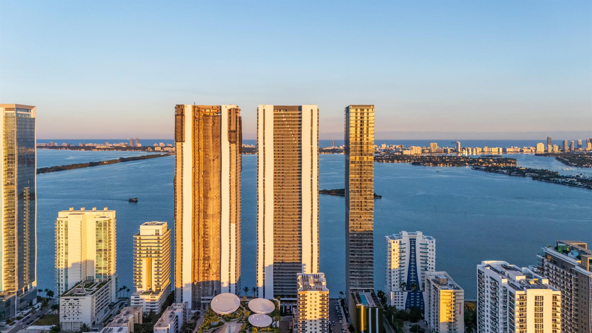 700 NE 24th St #Penthouse Mansion-6003 Miami, FL 33137