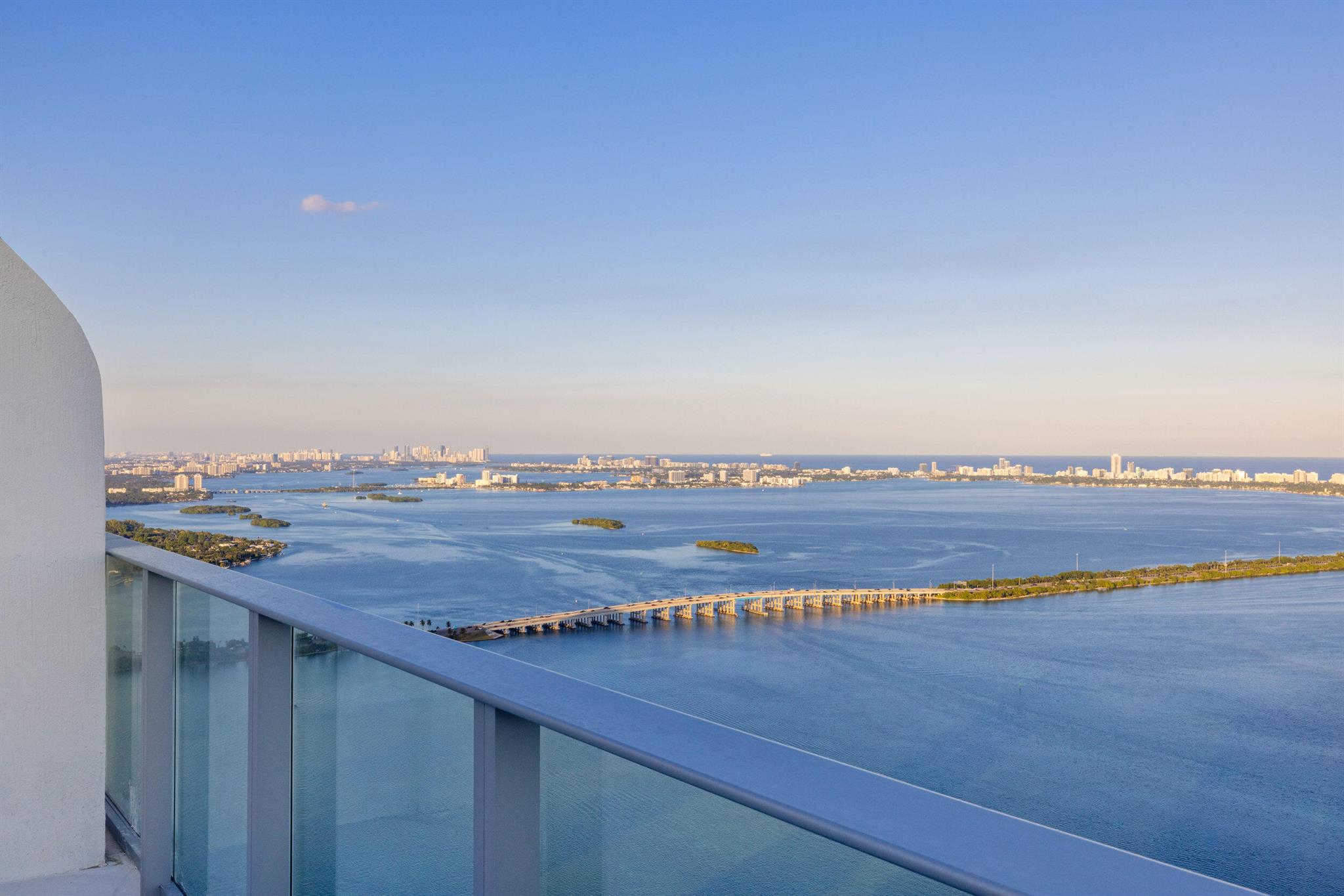 700 NE 24th St #Penthouse Mansion-6003 Miami, FL 33137