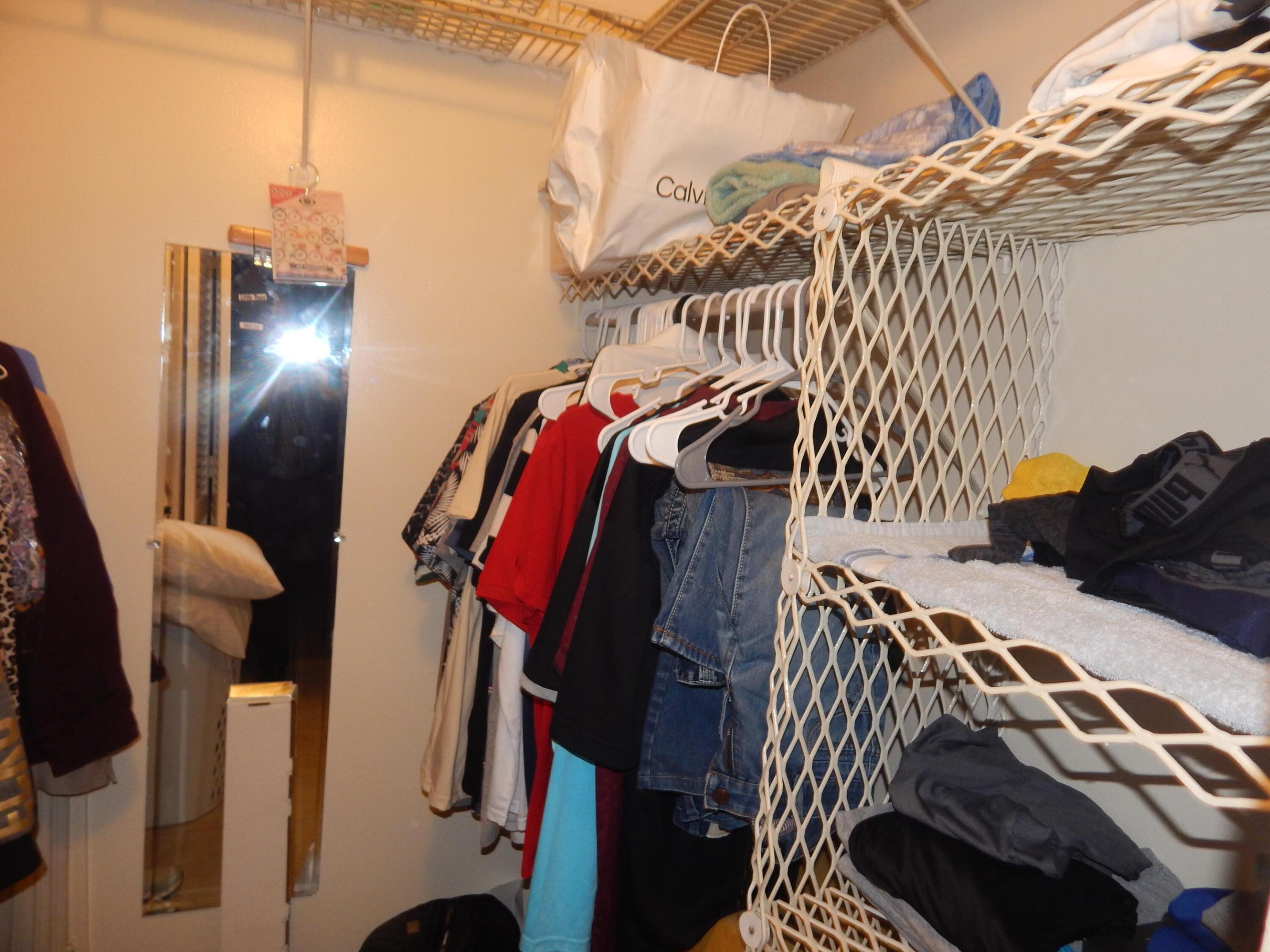 225 Bonnie Blvd #204 Palm Springs, FL 33461