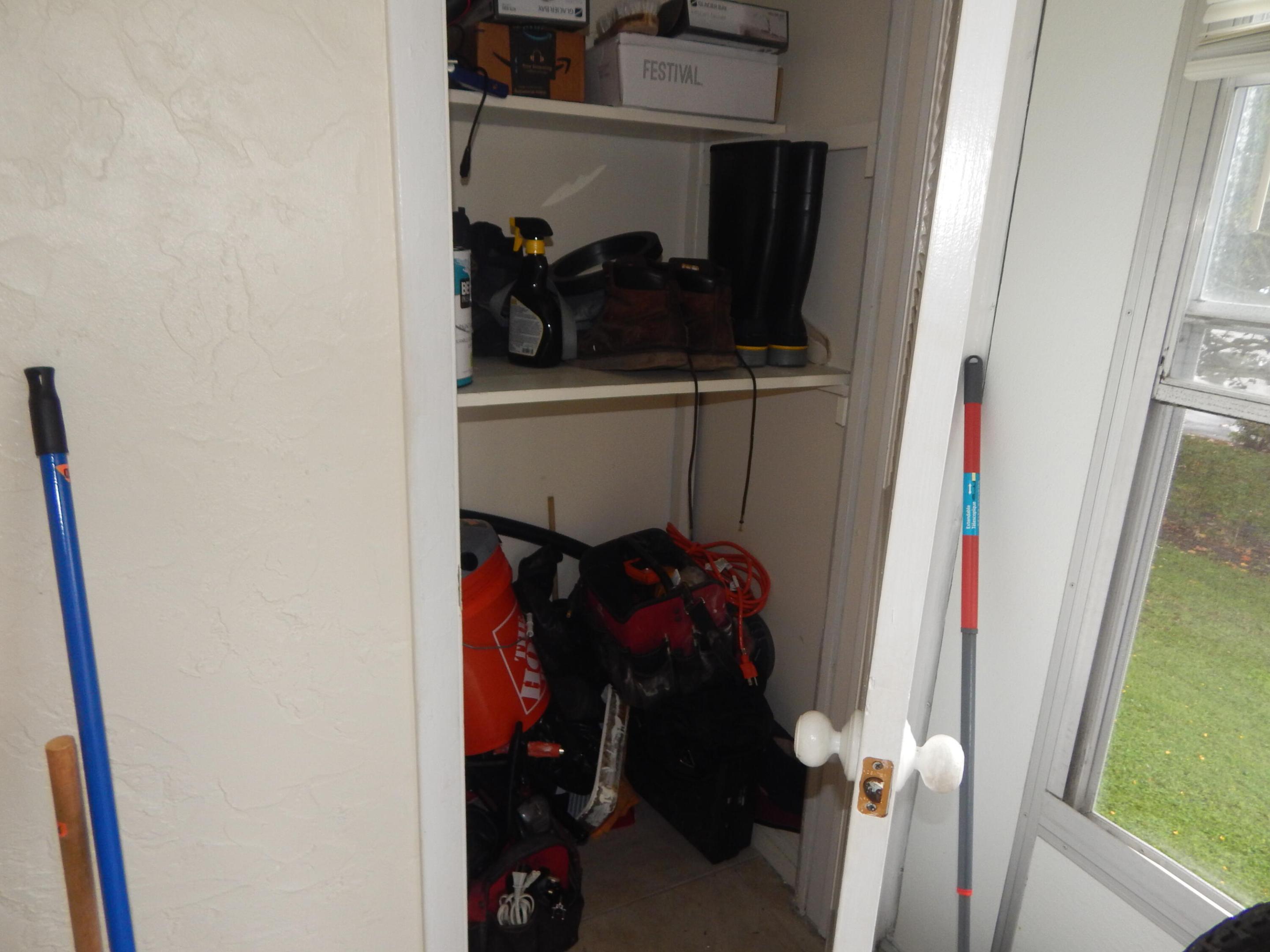 225 Bonnie Blvd #204 Palm Springs, FL 33461