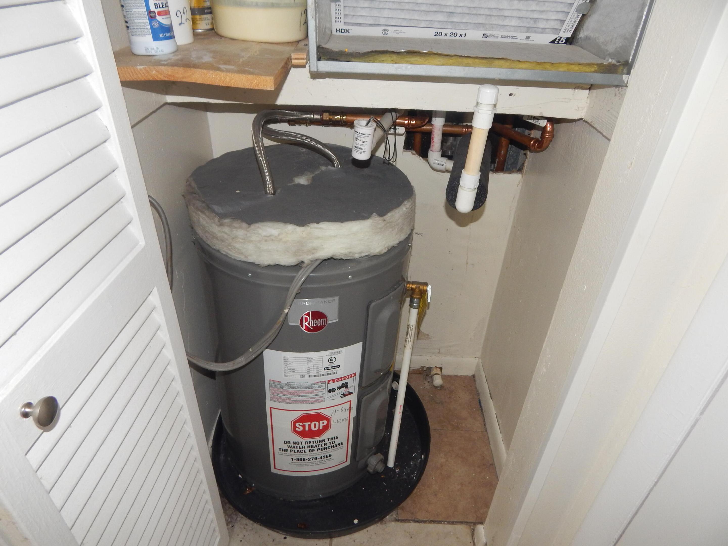 225 Bonnie Blvd #204 Palm Springs, FL 33461