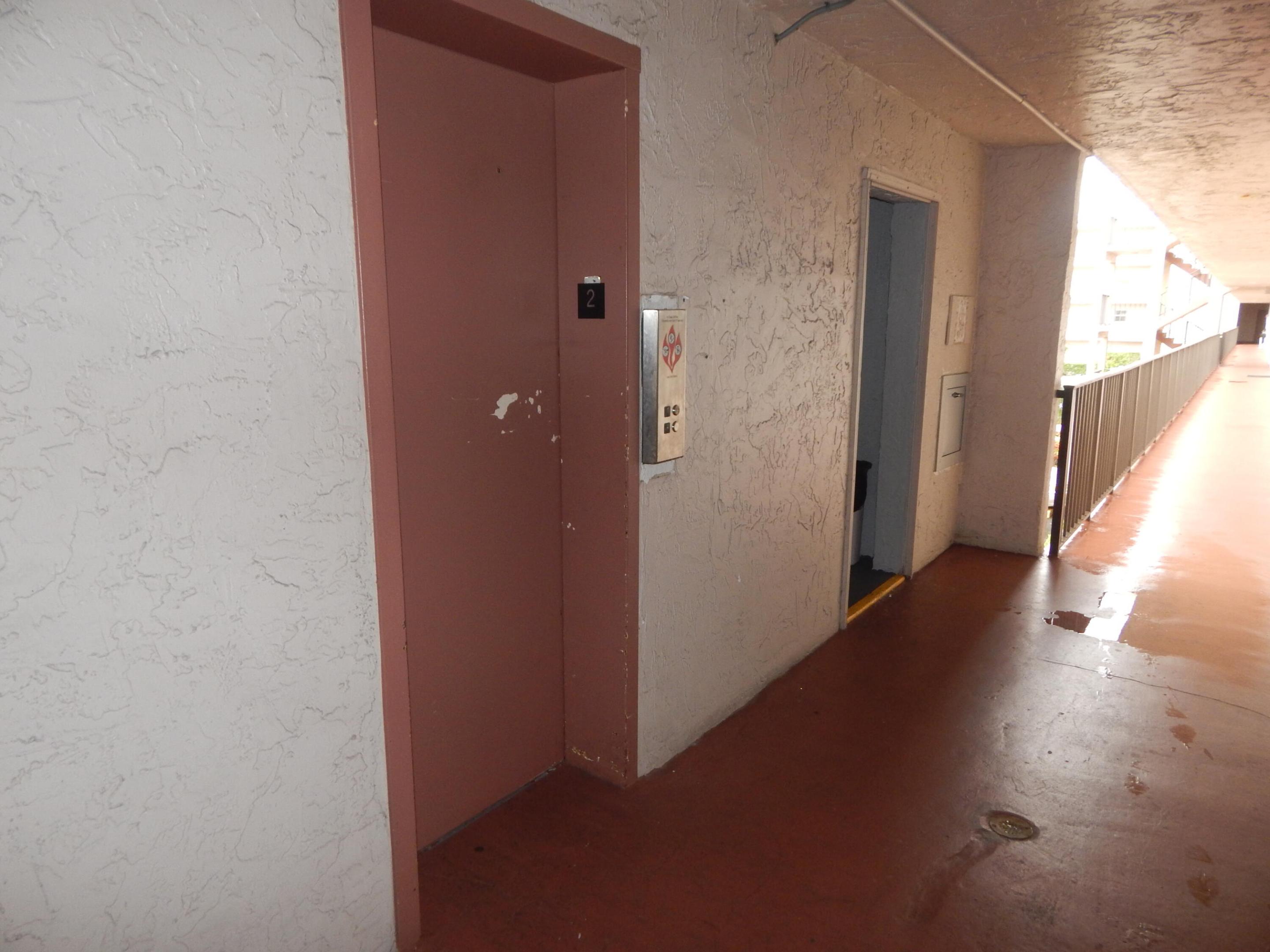 225 Bonnie Blvd #204 Palm Springs, FL 33461