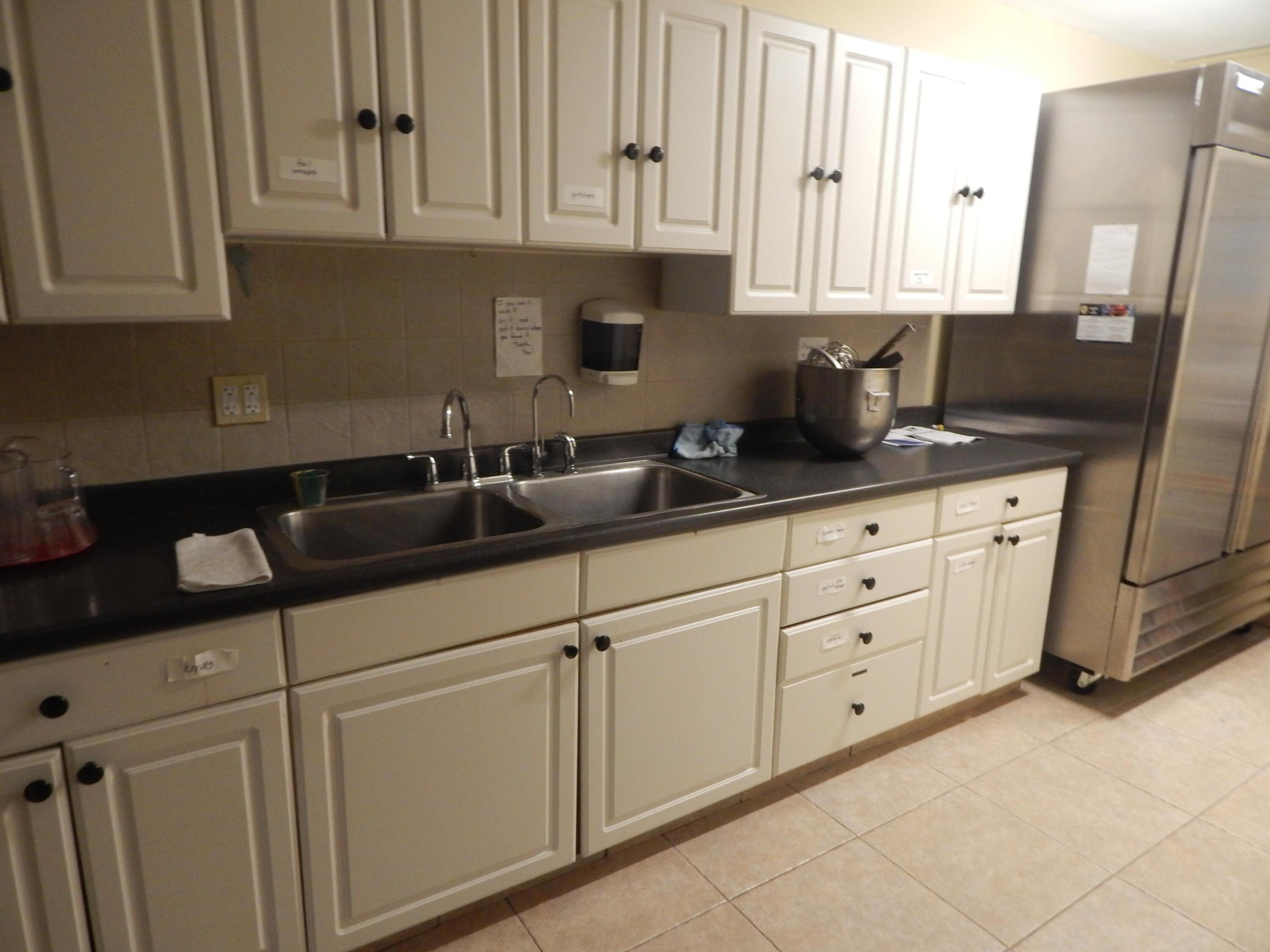 225 Bonnie Blvd #204 Palm Springs, FL 33461