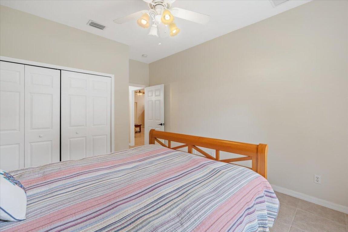 1410 4th Ct Vero Beach, FL 32960