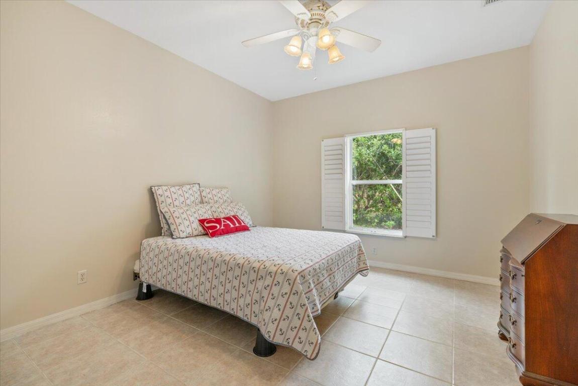 1410 4th Ct Vero Beach, FL 32960