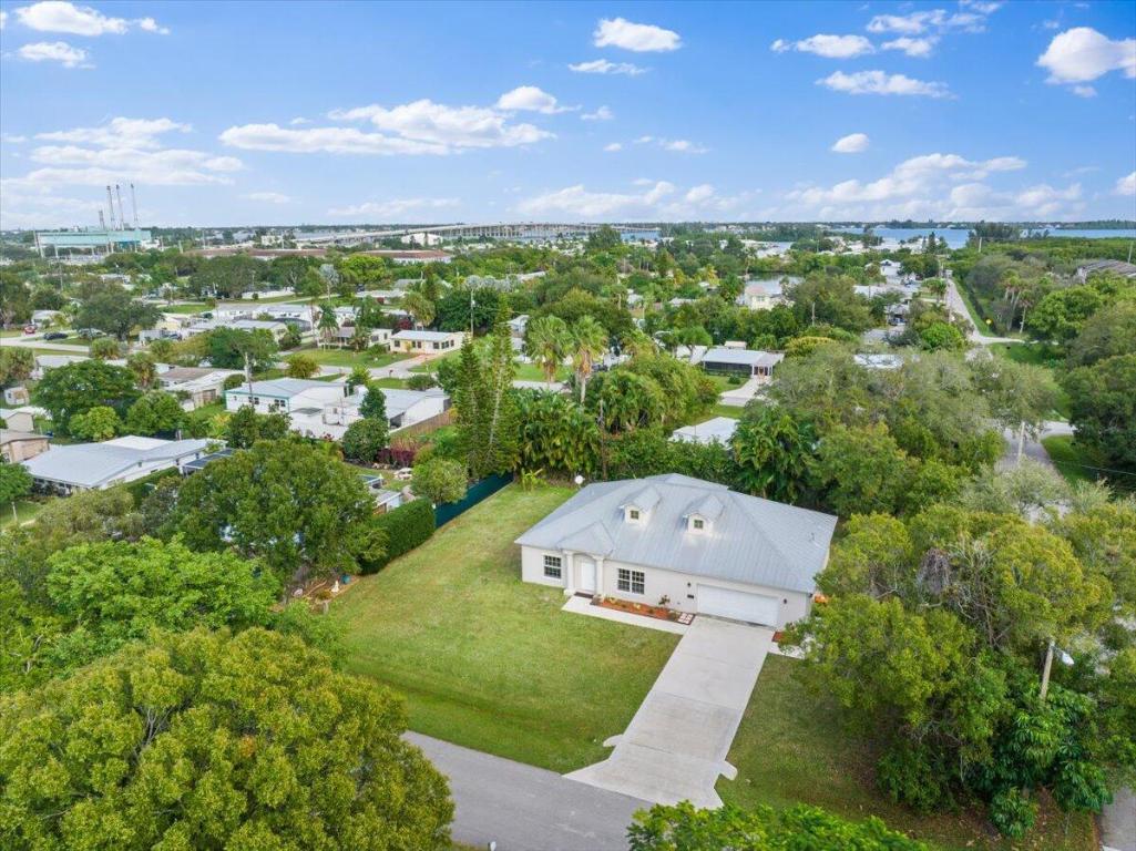 1410 4th Ct Vero Beach, FL 32960