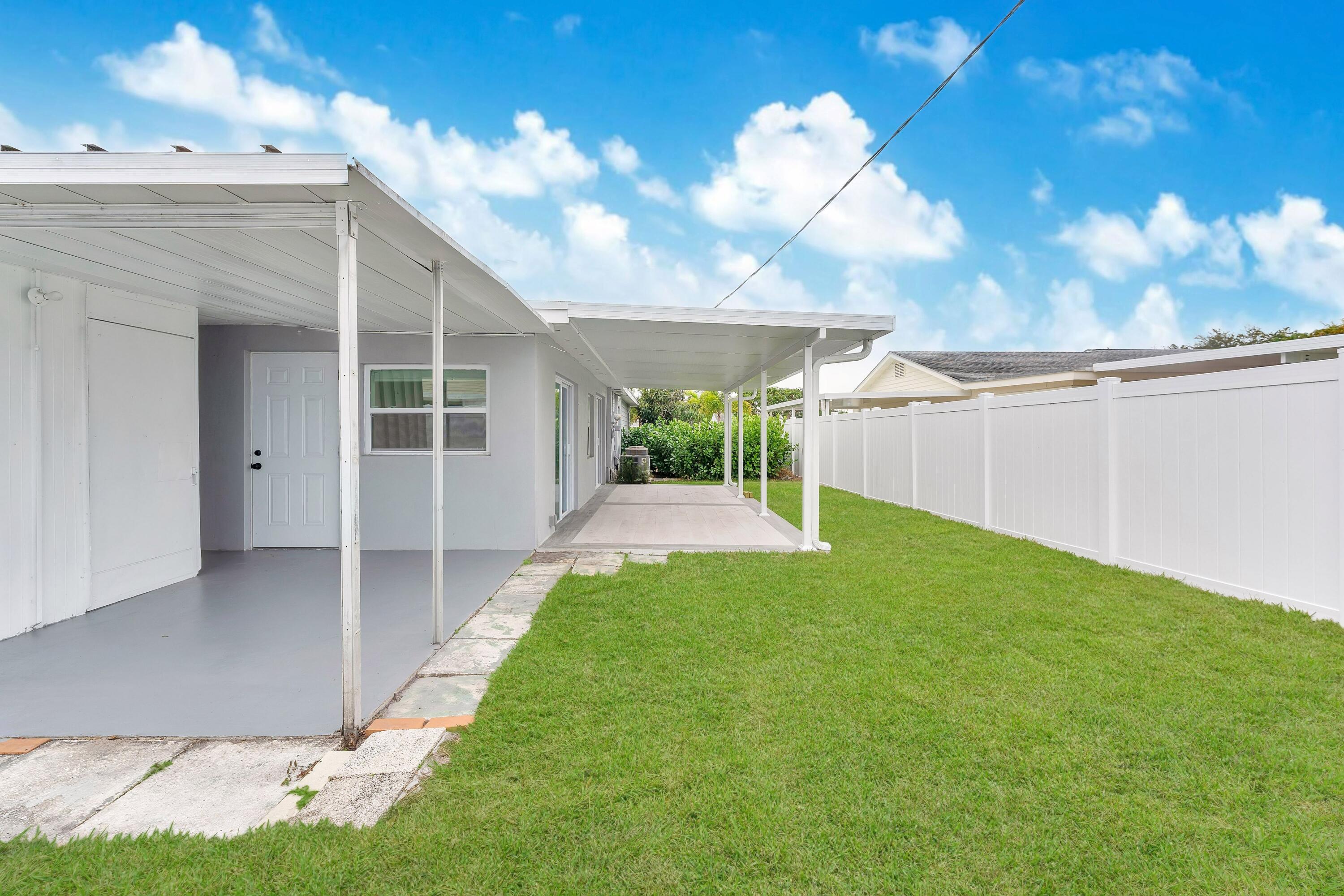 1115 Stillwater Jupiter, FL 33458