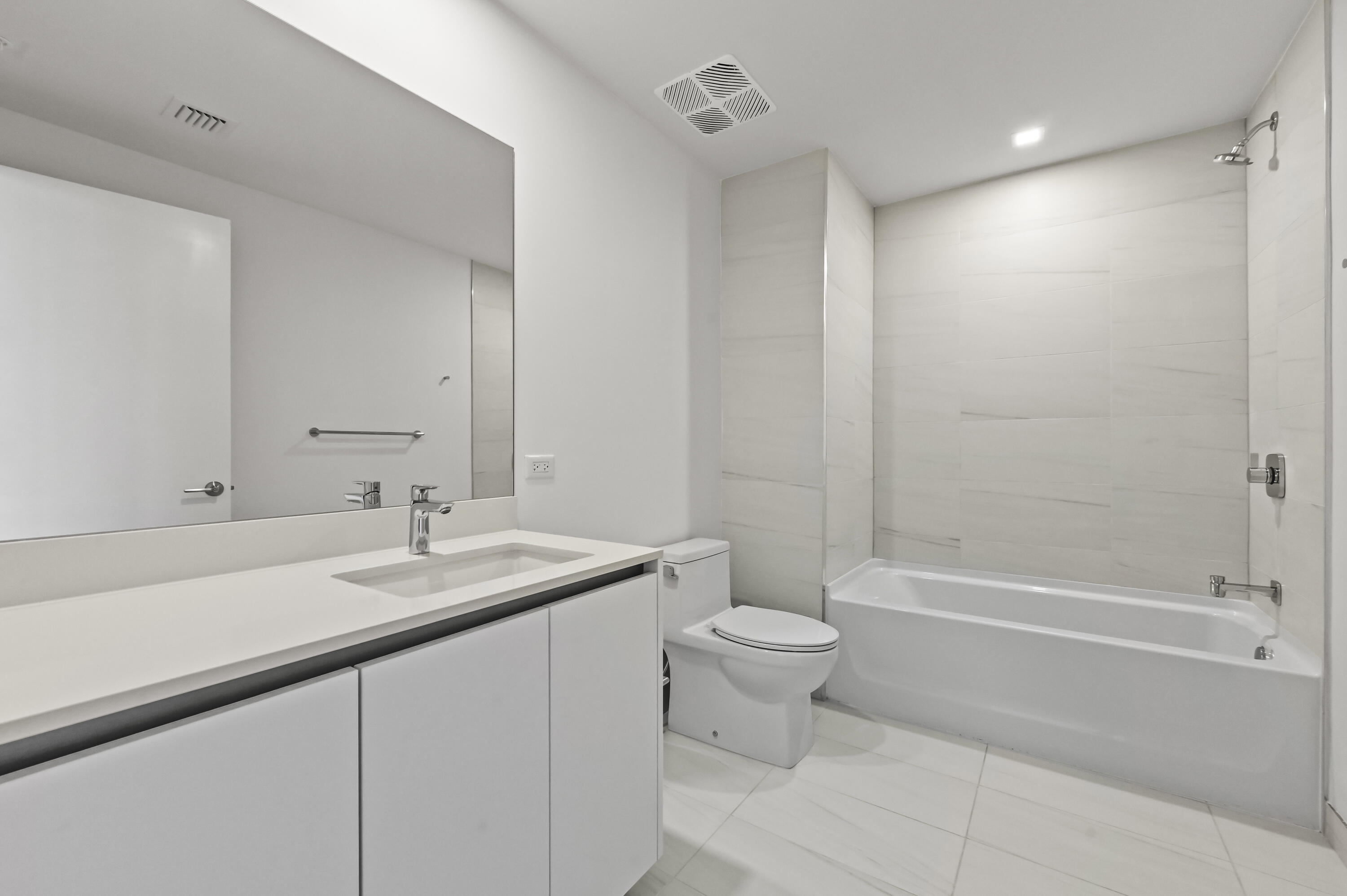 900 N Ocean #406 Pompano Beach, FL 33062