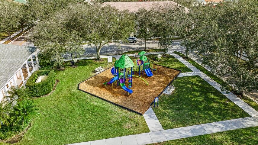 145 Waterford Jupiter, FL 33458