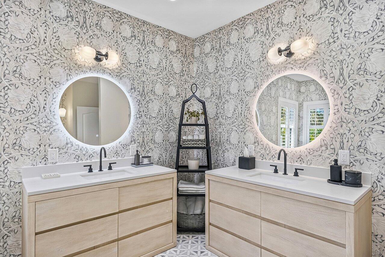 6 NW 11th Delray Beach, FL 33444