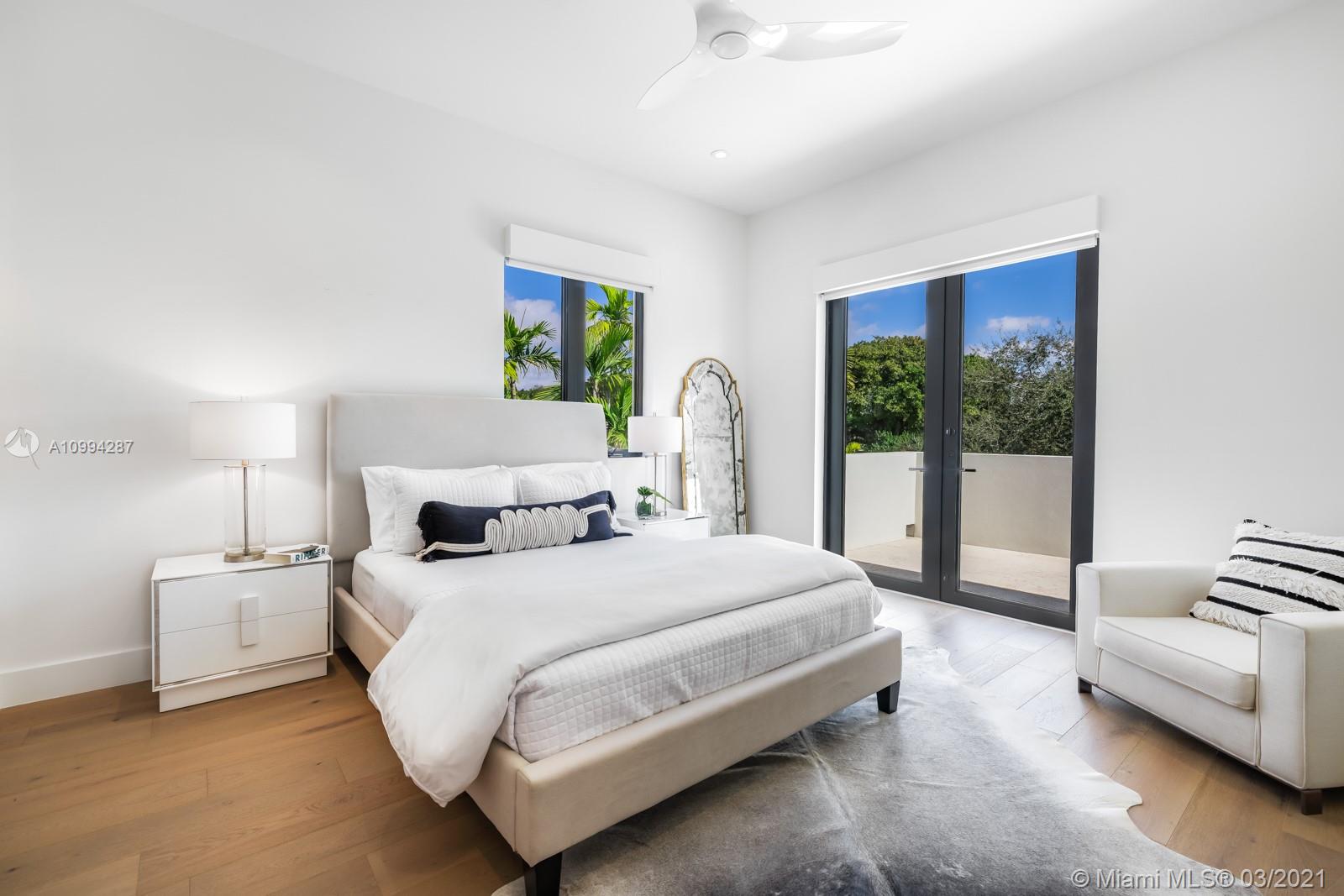 715 S Alhambra Cir Coral Gables, FL 33146