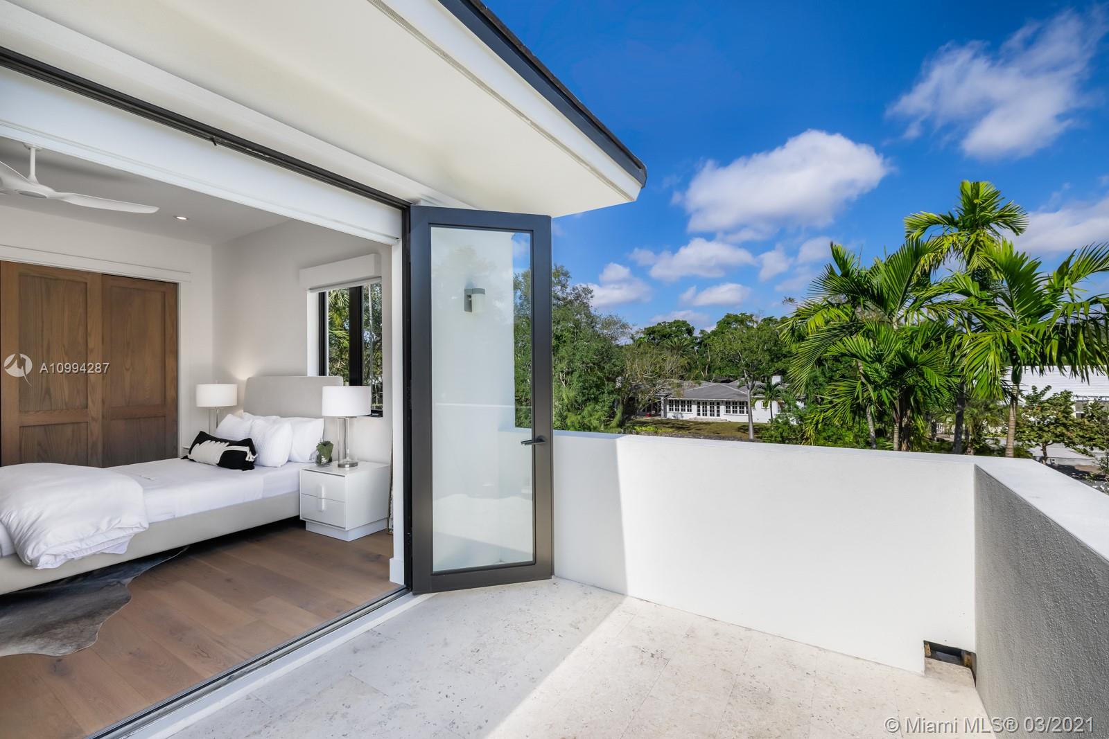 715 S Alhambra Cir Coral Gables, FL 33146