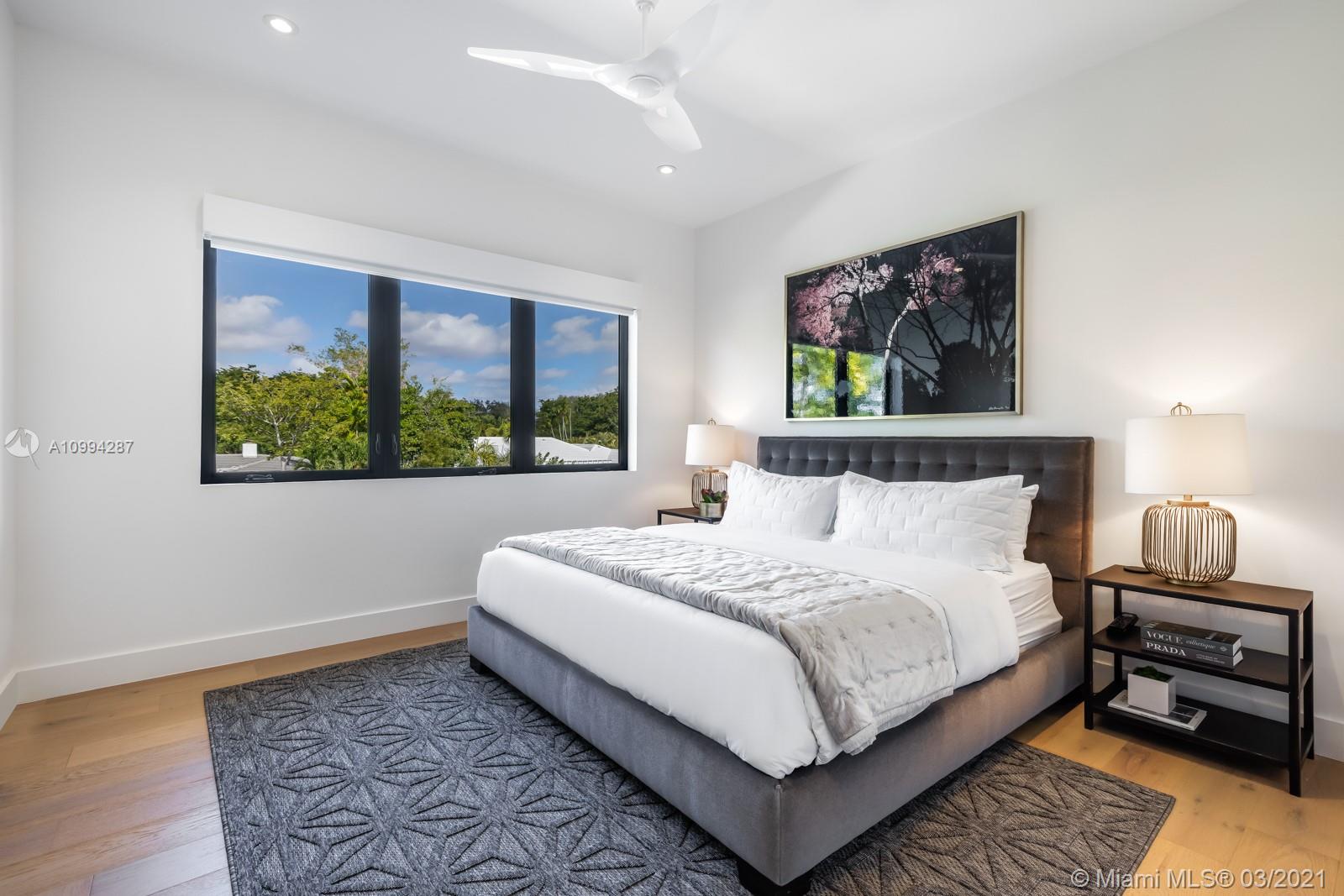 715 S Alhambra Cir Coral Gables, FL 33146