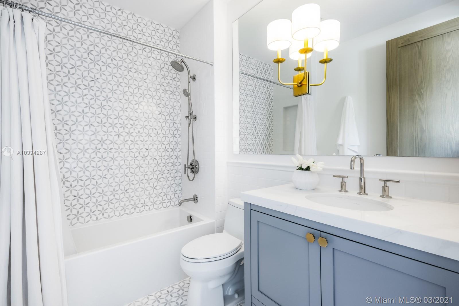 715 S Alhambra Cir Coral Gables, FL 33146