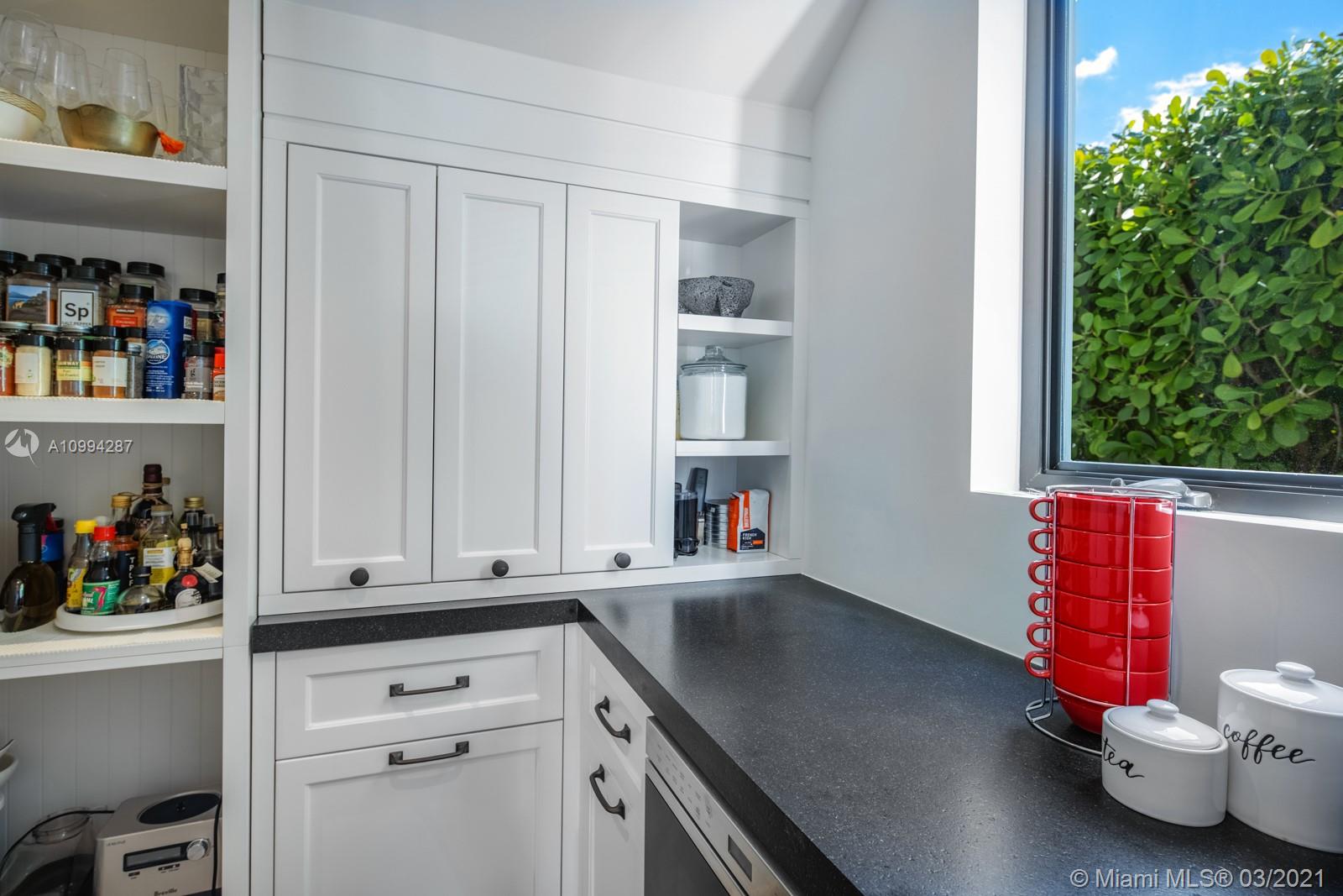 715 S Alhambra Cir Coral Gables, FL 33146