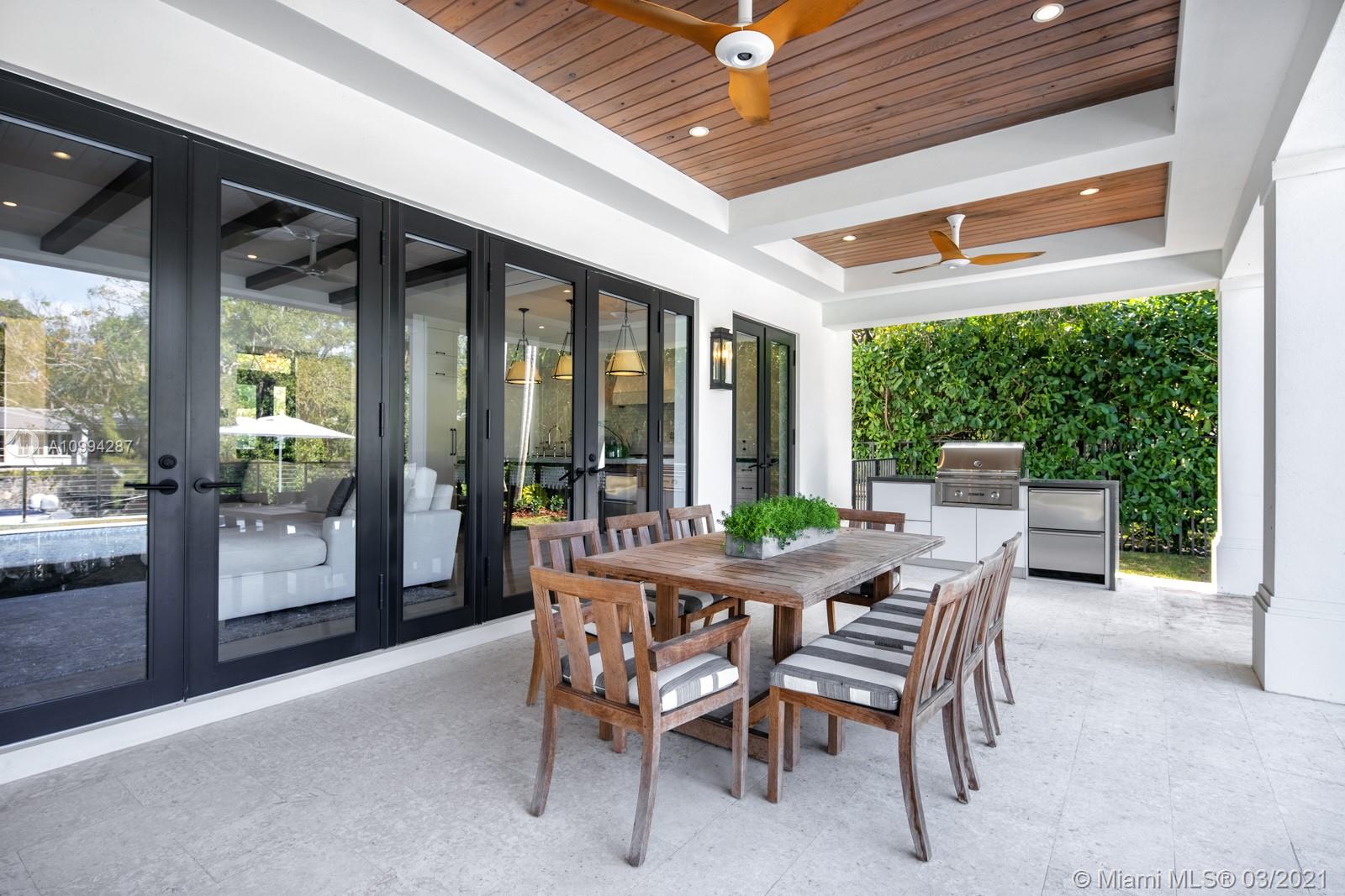 715 S Alhambra Cir Coral Gables, FL 33146