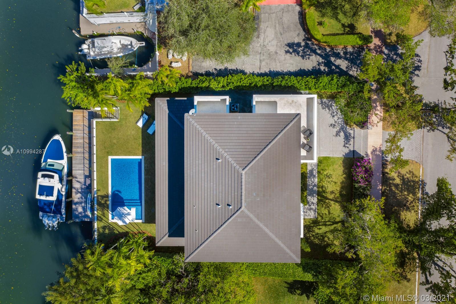 715 S Alhambra Cir Coral Gables, FL 33146