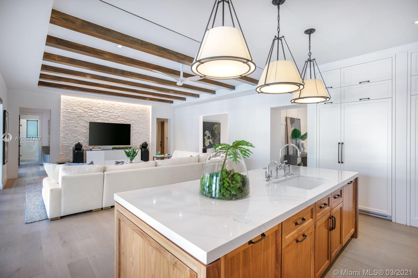 715 S Alhambra Cir Coral Gables, FL 33146